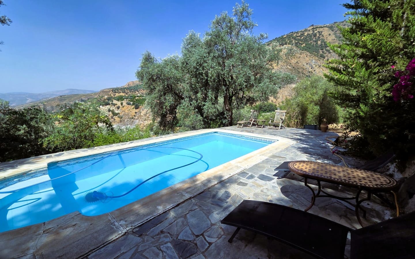 3 soveværelse Finca/Landehus til salg i Carataunas med swimmingpool garage - € 375.000 (Ref: 9152693)