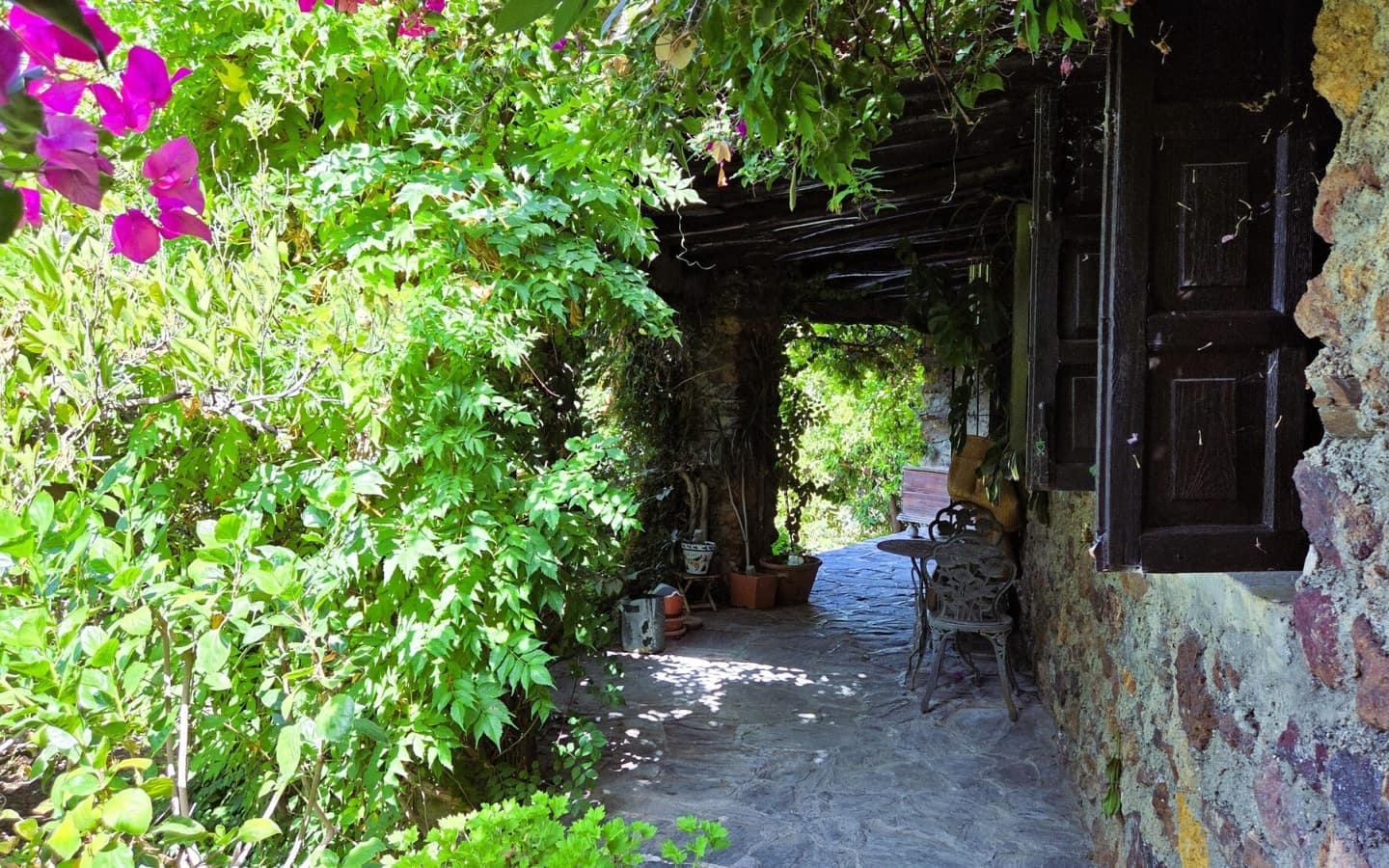 3 soveværelse Finca/Landehus til salg i Carataunas med swimmingpool garage - € 375.000 (Ref: 9152693)