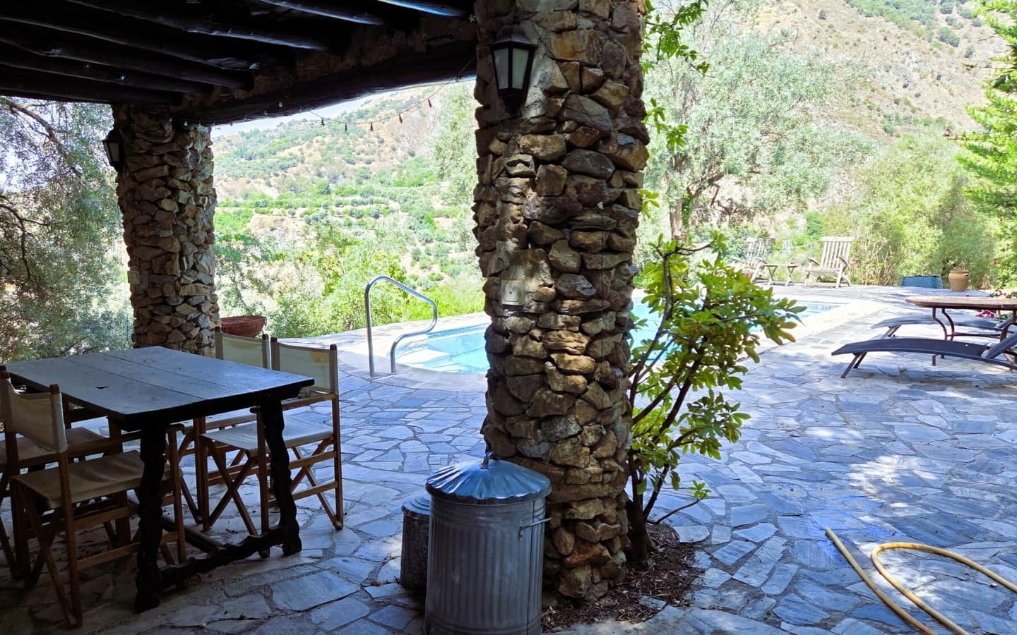 3 soveværelse Finca/Landehus til salg i Carataunas med swimmingpool garage - € 375.000 (Ref: 9152693)