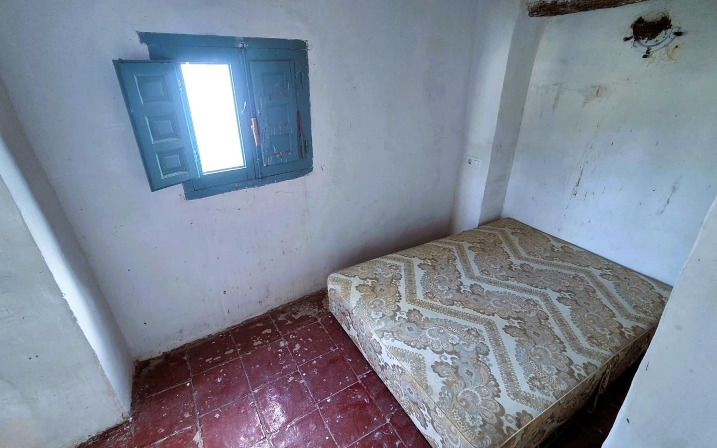 3 soveværelse Byhus til salg i Orgiva - € 43.000 (Ref: 9219618)