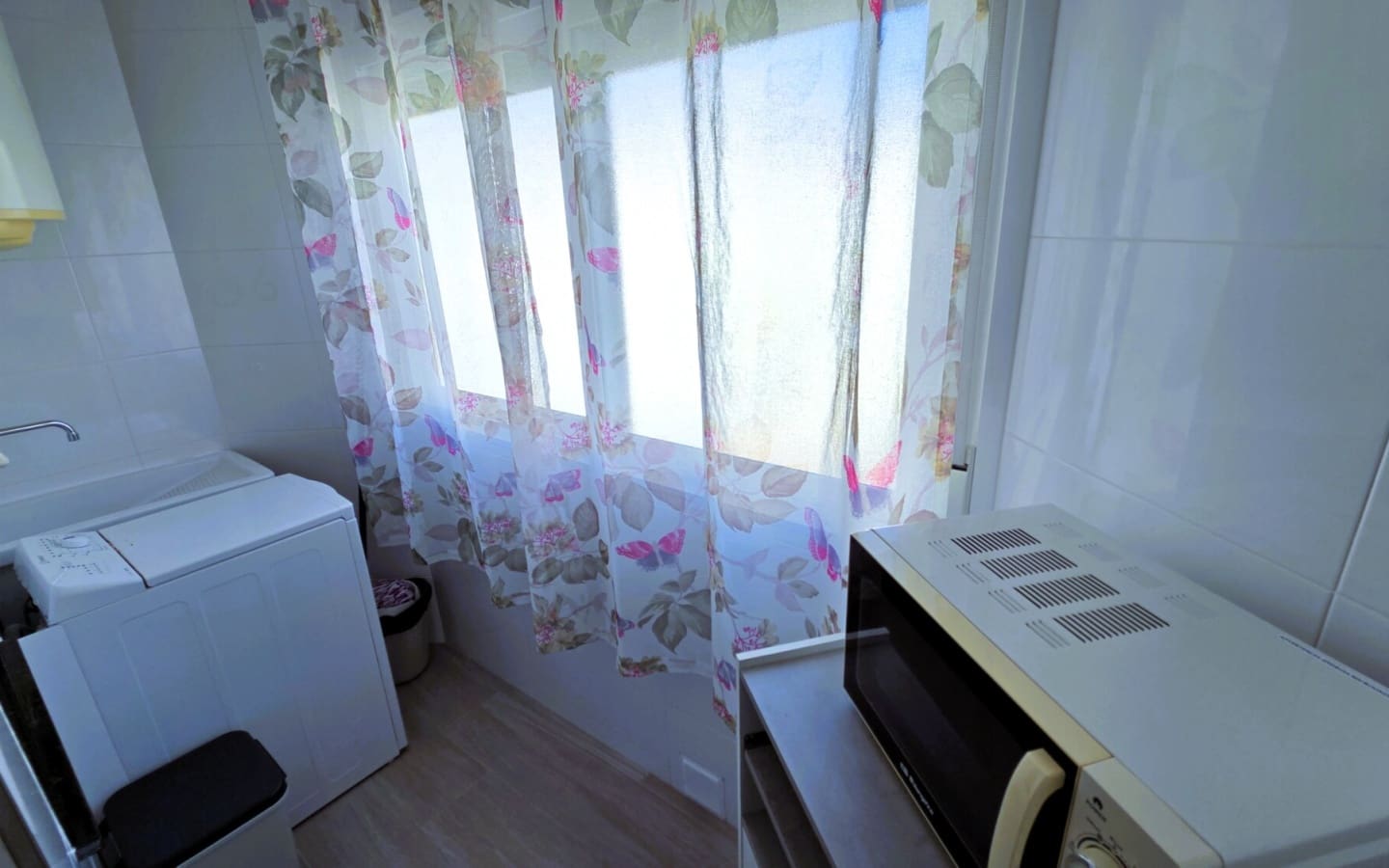 Piso de 3 habitaciones en Salobreña en venta - 160.000 € (Ref: 9255796)