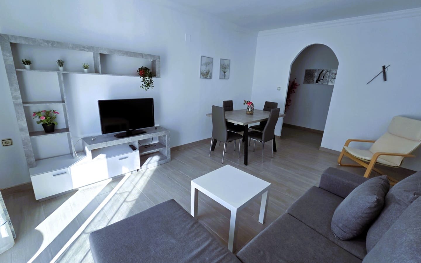 Piso de 3 habitaciones en Salobreña en venta - 160.000 € (Ref: 9255796)