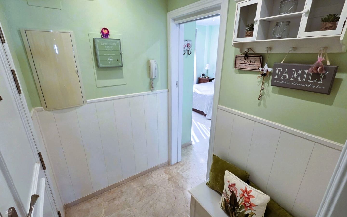 Piso de 3 habitaciones en Estepona en venta con garaje - 380.000 € (Ref: 9322836)