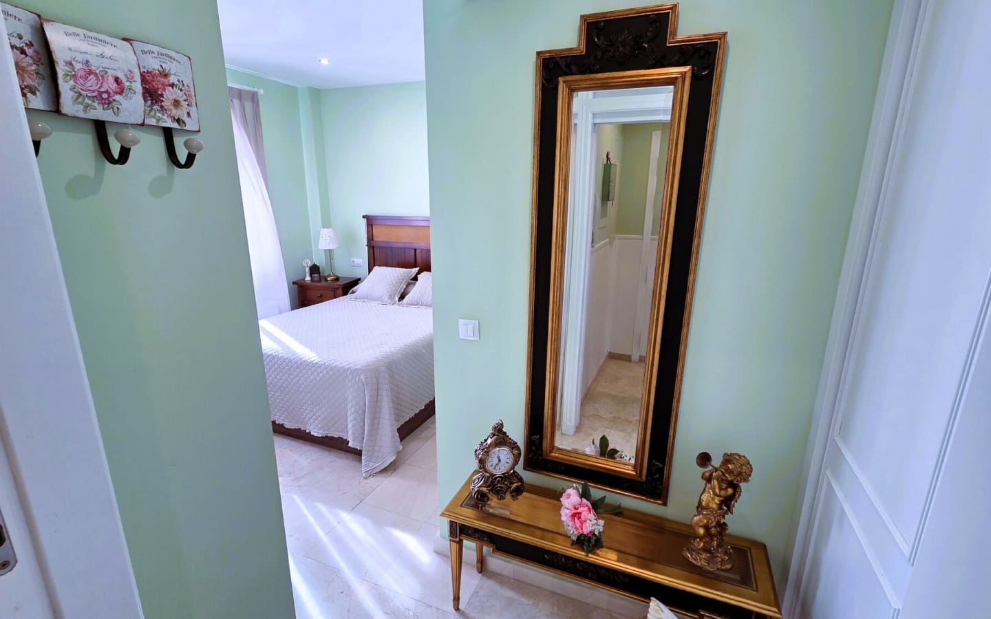 Piso de 3 habitaciones en Estepona en venta con garaje - 380.000 € (Ref: 9322836)