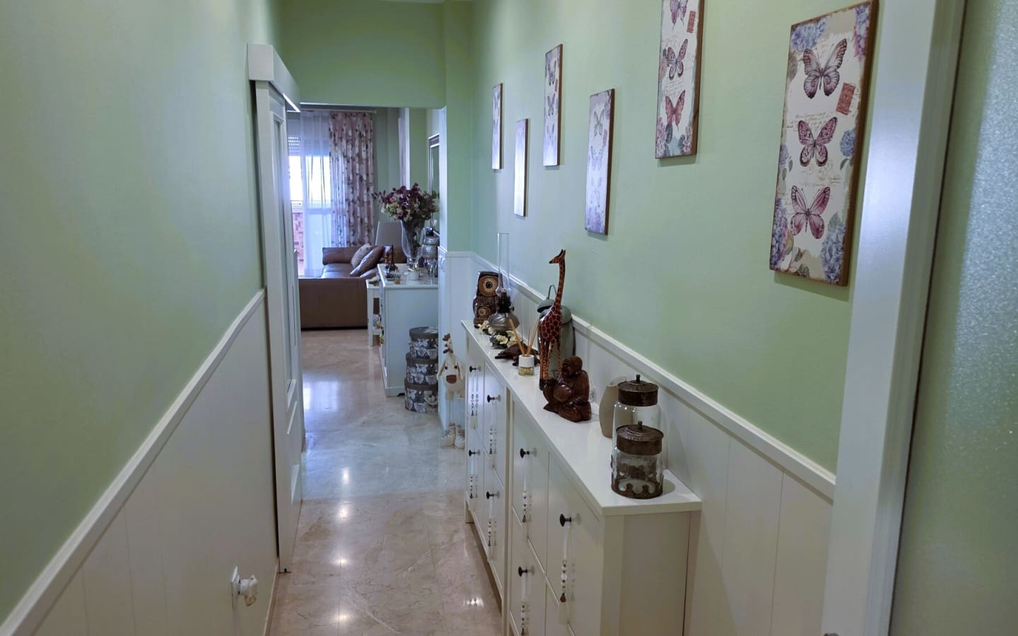 Piso de 3 habitaciones en Estepona en venta con garaje - 380.000 € (Ref: 9322836)