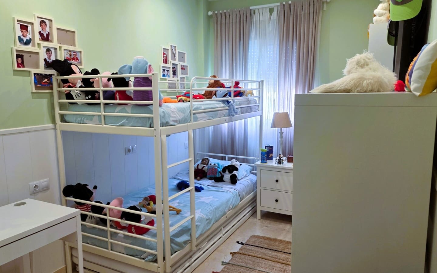 Piso de 3 habitaciones en Estepona en venta con garaje - 380.000 € (Ref: 9322836)