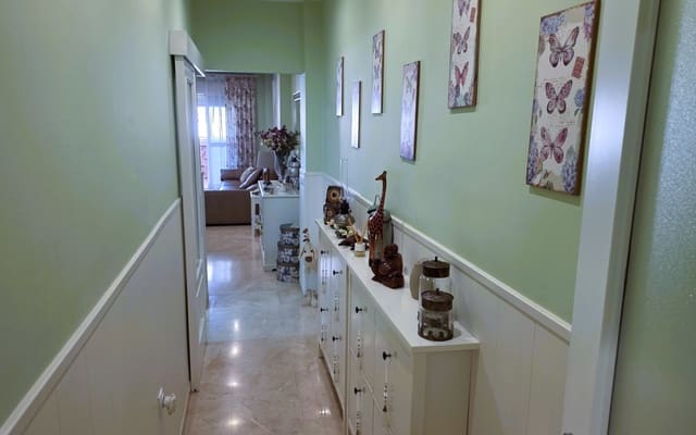 Piso de 3 habitaciones en Estepona en venta con garaje - 380.000 € (Ref: 9322836)