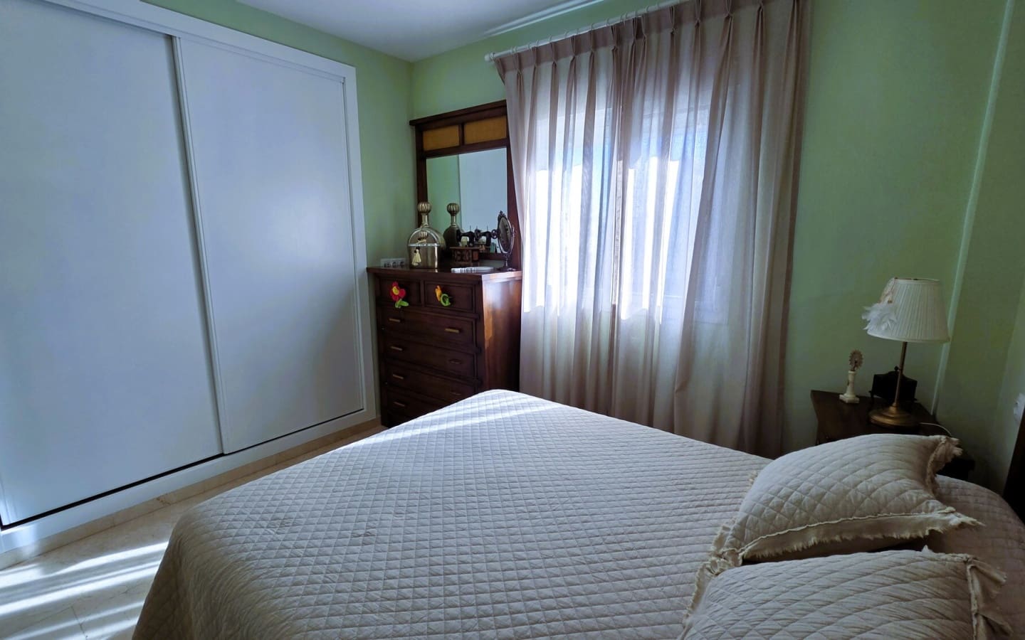 Piso de 3 habitaciones en Estepona en venta con garaje - 380.000 € (Ref: 9322836)