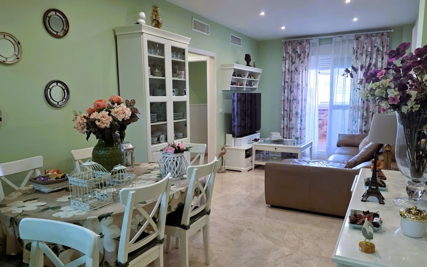 Piso de 3 habitaciones en Estepona en venta con garaje - 380.000 € (Ref: 9322836)