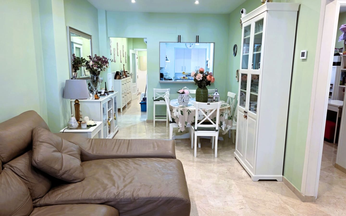 Piso de 3 habitaciones en Estepona en venta con garaje - 380.000 € (Ref: 9322836)