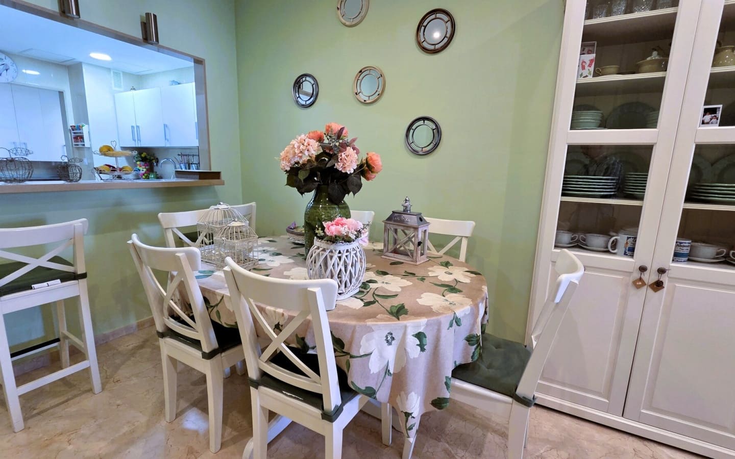 Piso de 3 habitaciones en Estepona en venta con garaje - 380.000 € (Ref: 9322836)