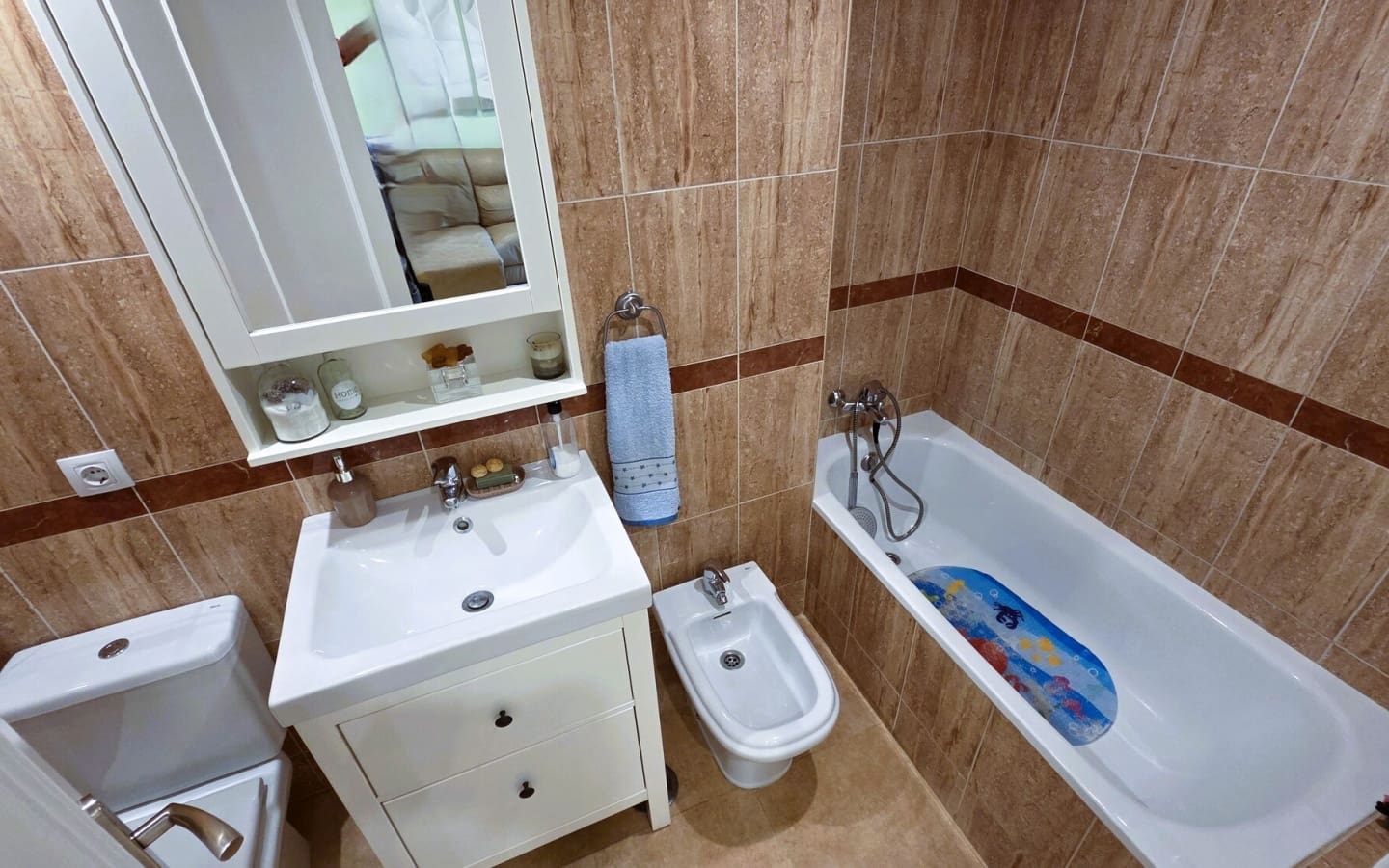 Piso de 3 habitaciones en Estepona en venta con garaje - 380.000 € (Ref: 9322836)