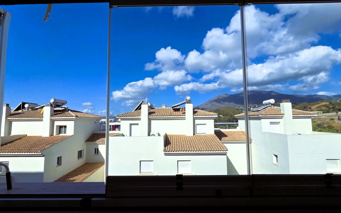 Piso de 3 habitaciones en Estepona en venta con garaje - 380.000 € (Ref: 9322836)