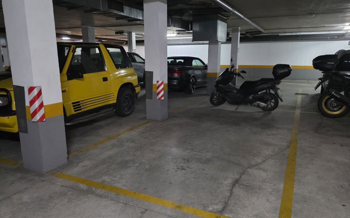 Piso de 3 habitaciones en Estepona en venta con garaje - 380.000 € (Ref: 9322836)