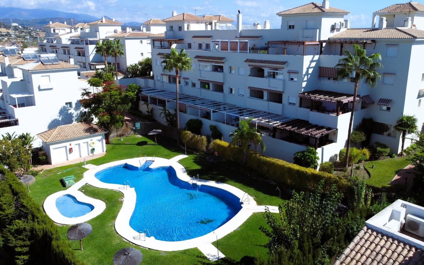 Piso de 3 habitaciones en Estepona en venta con garaje - 380.000 € (Ref: 9322836)