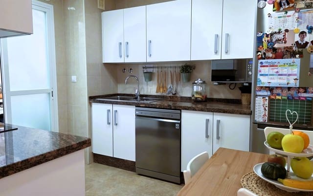 3 Zimmer Wohnung zu verkaufen in Estepona mit Garage - 395.000 € (Ref: 9322837)