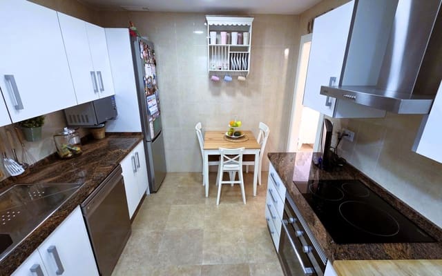 3 Zimmer Wohnung zu verkaufen in Estepona mit Garage - 395.000 € (Ref: 9322837)