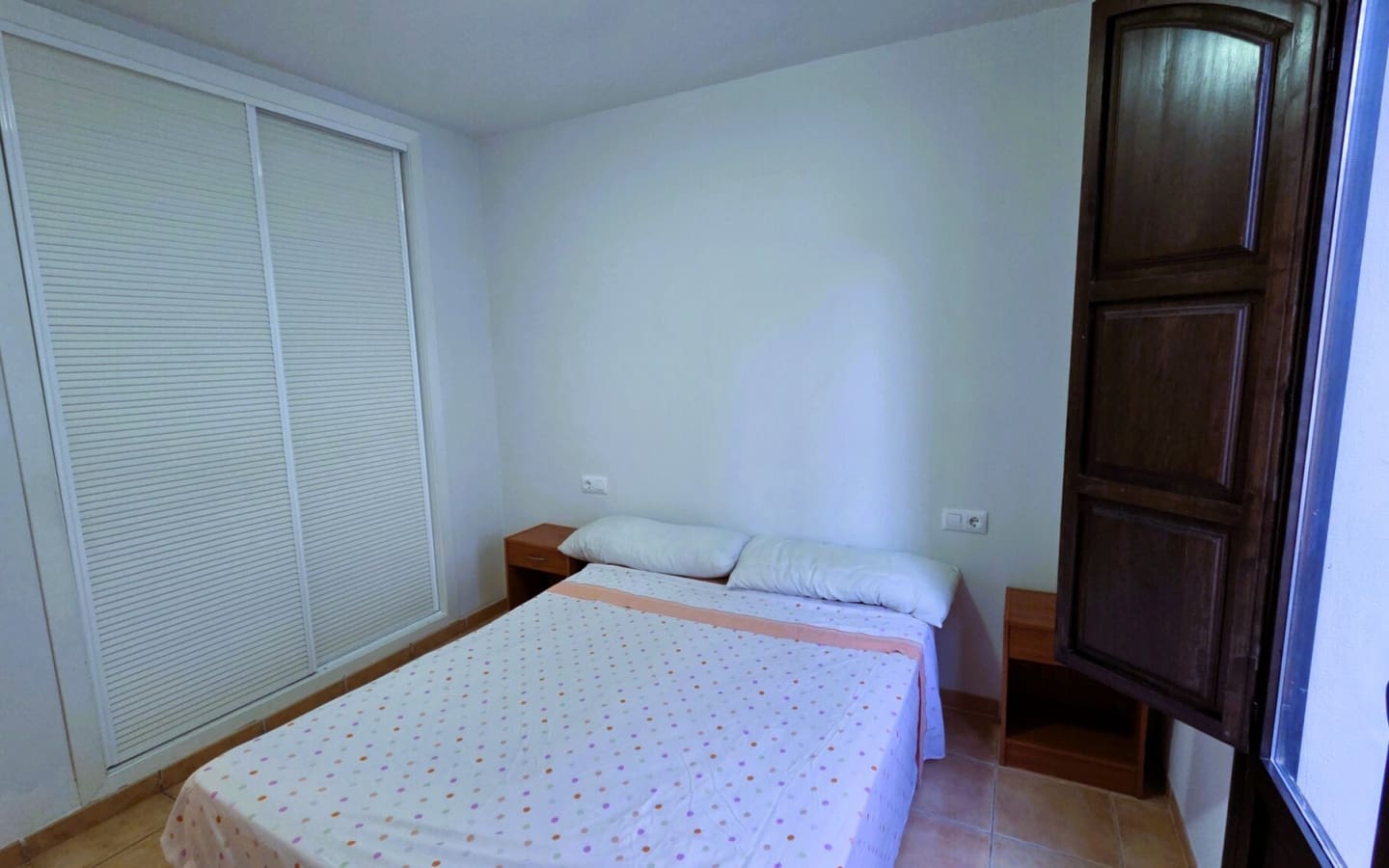 2 makuuhuone Asunto myytävänä paikassa Velez de Benaudalla mukana 
autotalli - 140 000 € (Ref: 9557414)