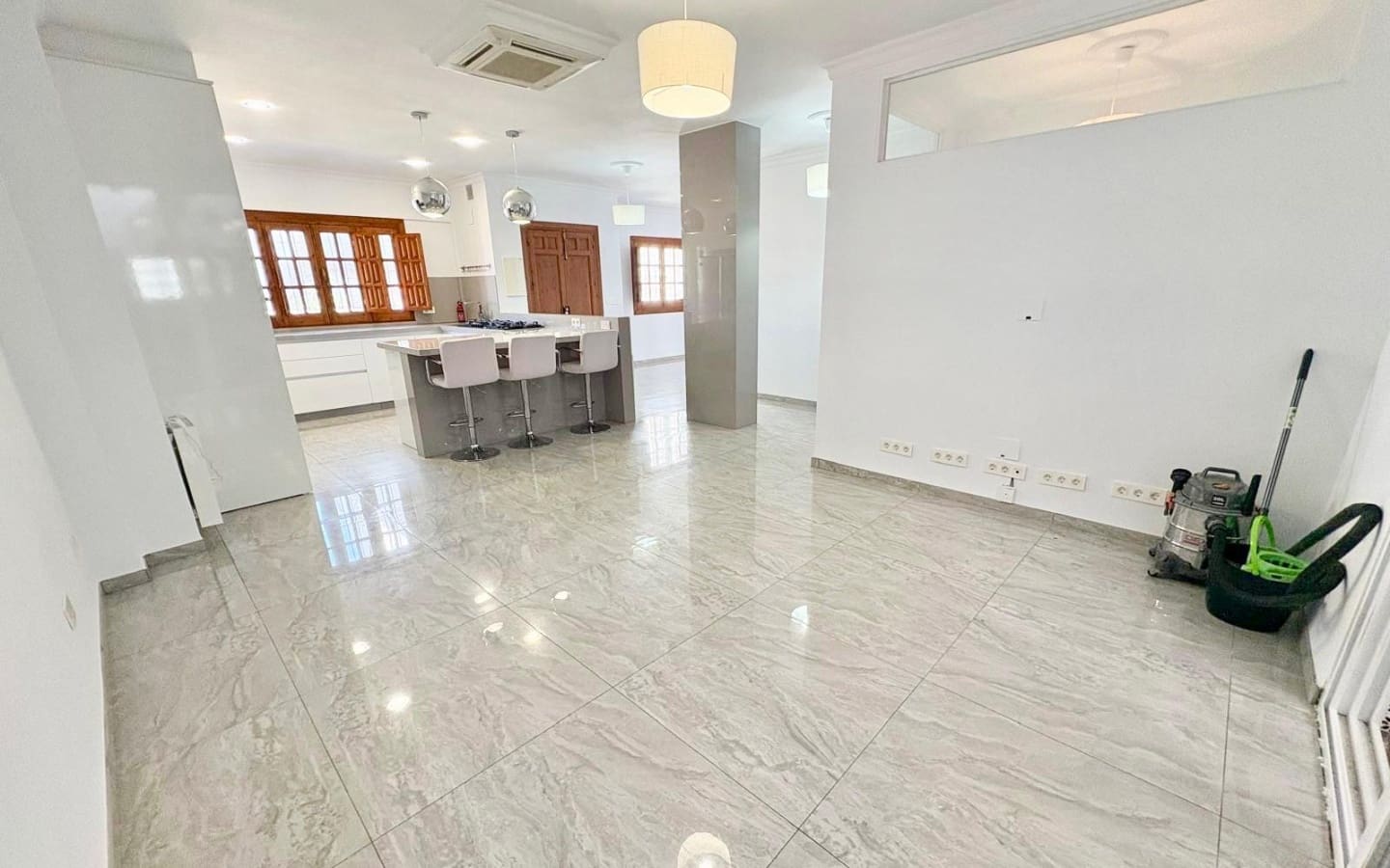 Chalet de 2 habitaciones en Salobreña en venta - 285.000 € (Ref: 9688466)