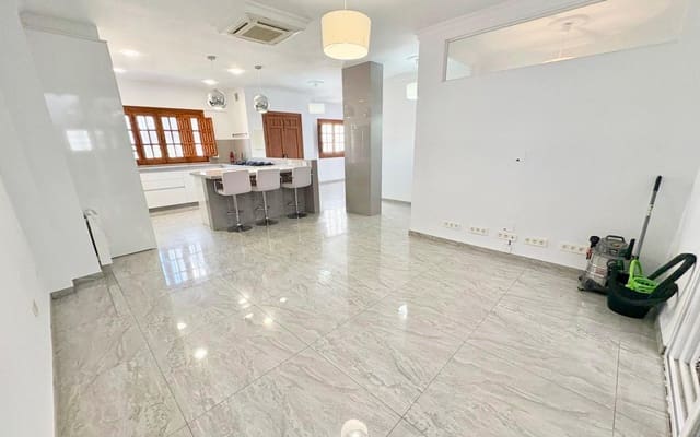 Chalet de 2 habitaciones en Salobreña en venta - 285.000 € (Ref: 9688466)