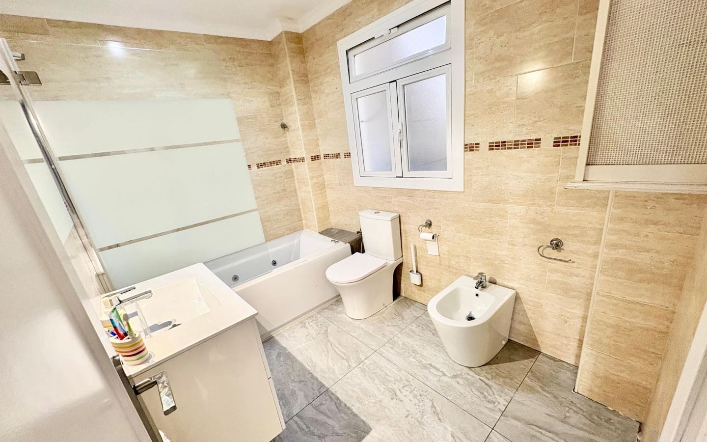 Chalet de 2 habitaciones en Salobreña en venta - 285.000 € (Ref: 9688466)