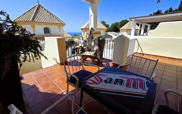 2 bedroom Townhouse for sale in Salobreña with pool garage - € 270,000 (Ref: 9793450)