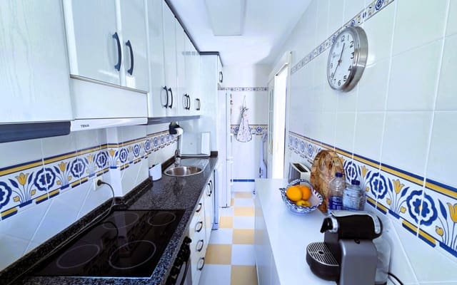 Casa de 3 habitaciones en Salobreña en venta con piscina garaje - 340.000 € (Ref: 9861067)
