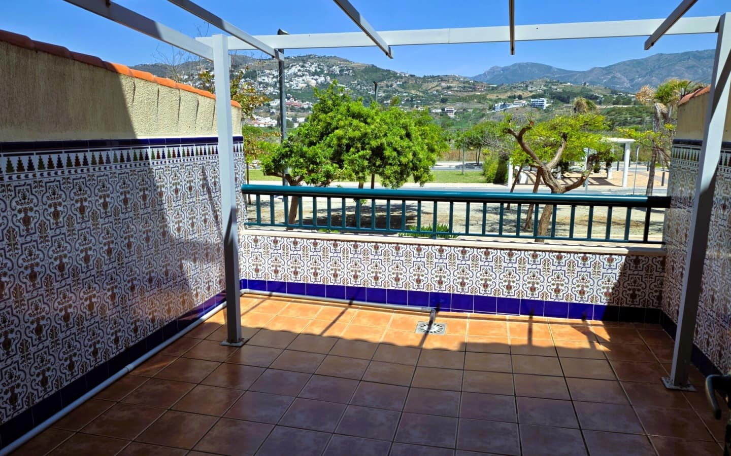 Casa de 3 habitaciones en Salobreña en venta con piscina garaje - 340.000 € (Ref: 9861067)