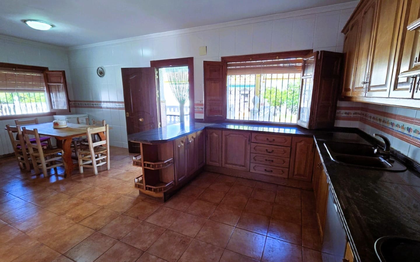 7 bedroom Villa for sale in Orgiva with garage - € 450,000 (Ref: 9869788)