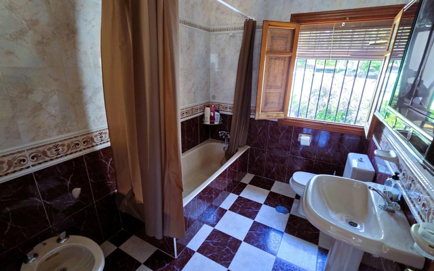 7 bedroom Villa for sale in Orgiva with garage - € 450,000 (Ref: 9869788)