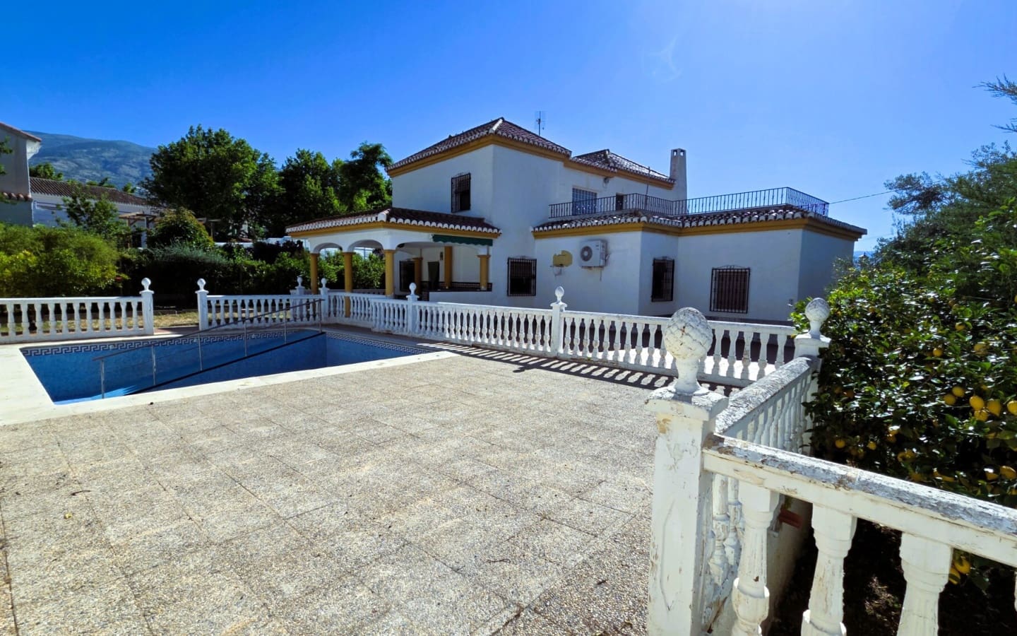 7 bedroom Villa for sale in Orgiva with garage - € 450,000 (Ref: 9869788)