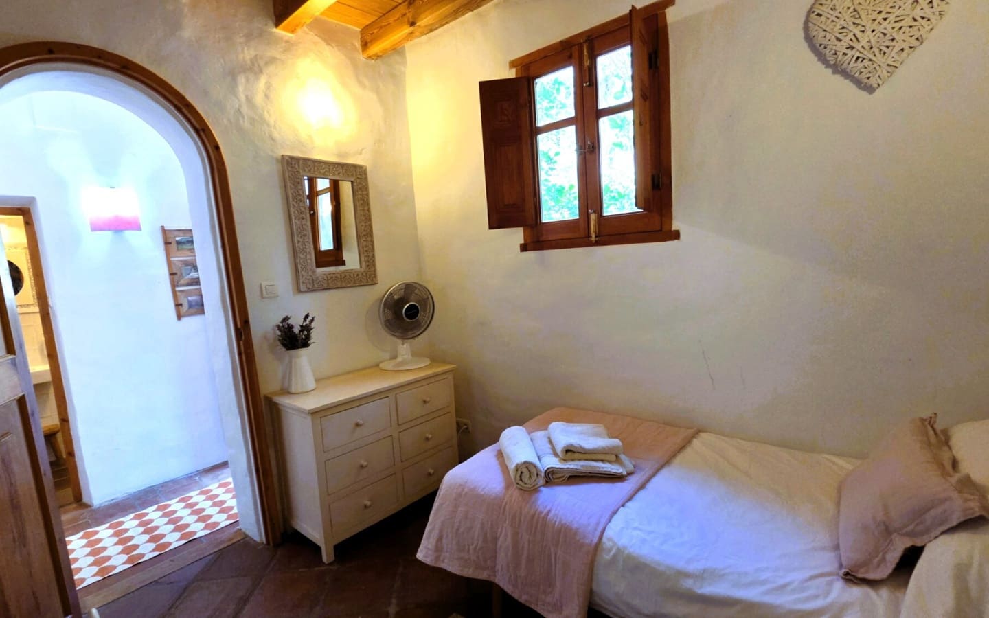 4 bedroom Business for sale in Orgiva with pool - € 395,000 (Ref: 9875564)