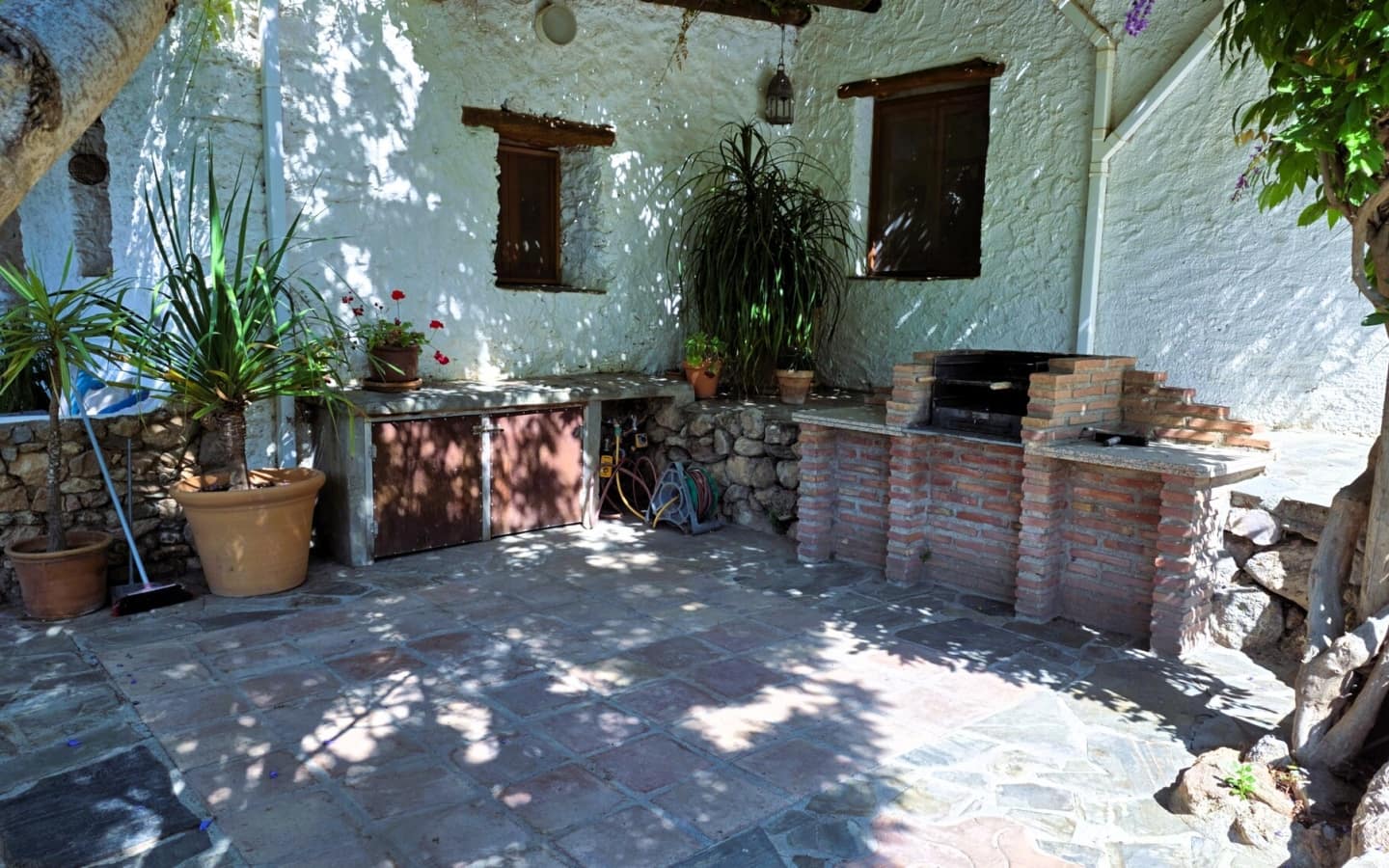 4 bedroom Business for sale in Orgiva with pool - € 395,000 (Ref: 9875564)