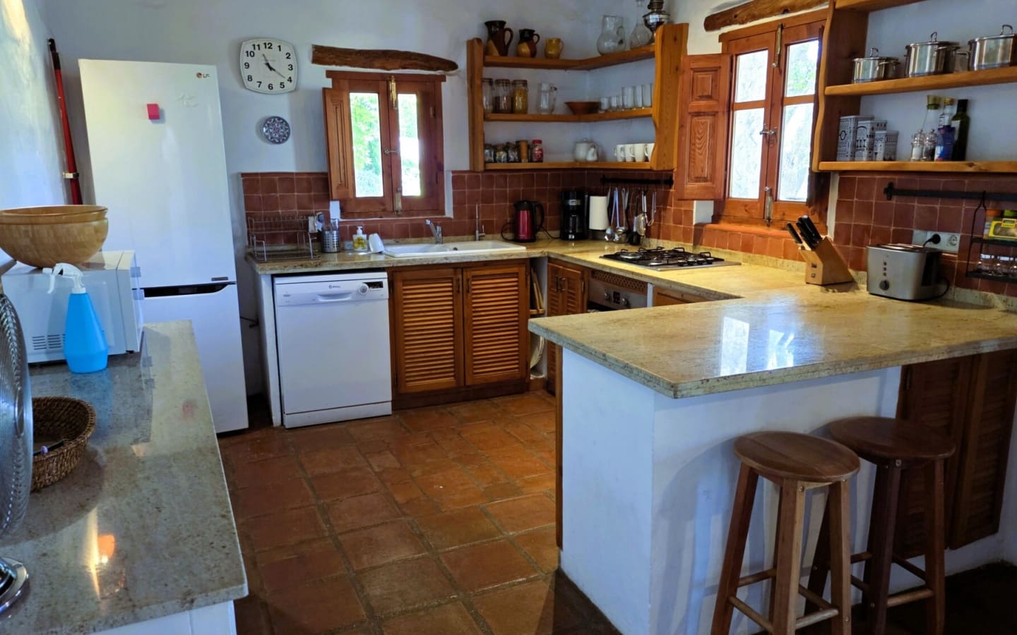 4 bedroom Business for sale in Orgiva with pool - € 395,000 (Ref: 9875564)