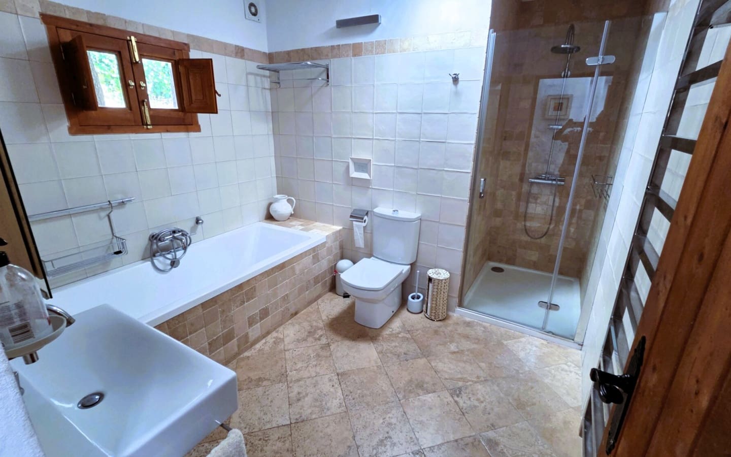 4 bedroom Business for sale in Orgiva with pool - € 395,000 (Ref: 9875564)