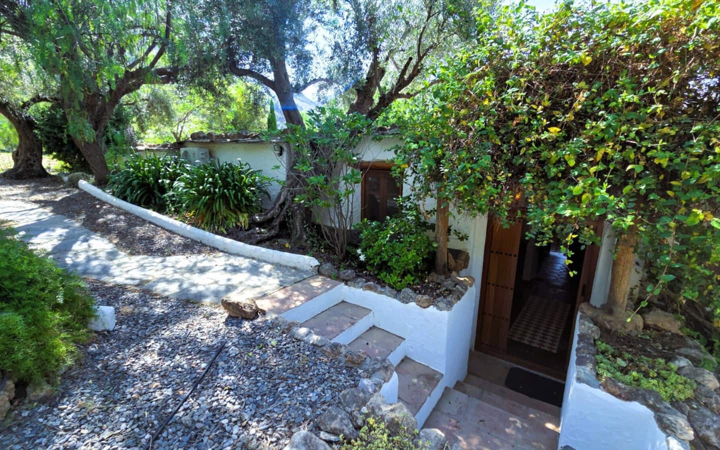 4 bedroom Business for sale in Orgiva with pool - € 395,000 (Ref: 9875564)