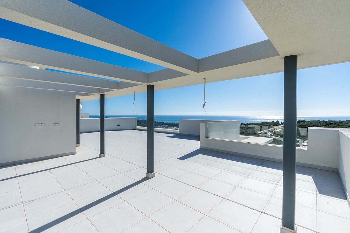 3 bedroom Penthouse for sale in Casares with pool - € 950,000 (Ref: 8122943)