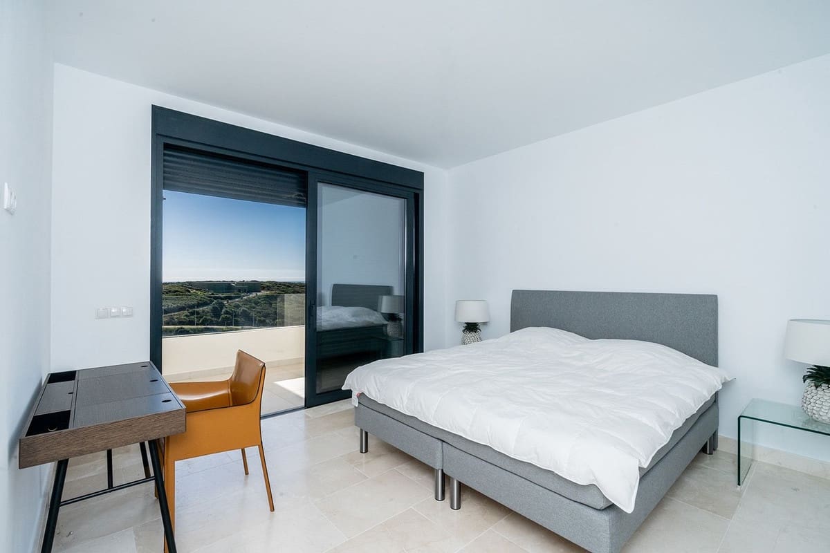 3 bedroom Penthouse for sale in Casares with pool - € 950,000 (Ref: 8122943)