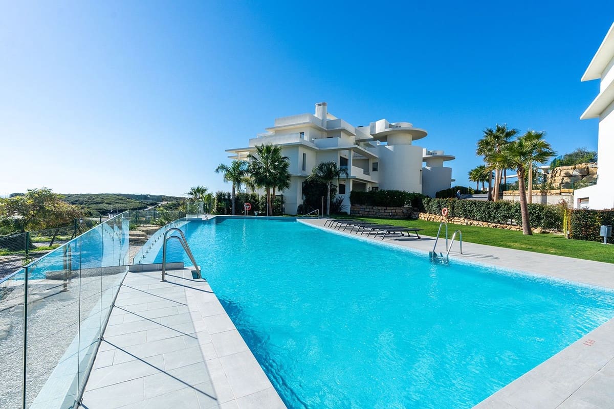 3 bedroom Penthouse for sale in Casares with pool - € 950,000 (Ref: 8122943)