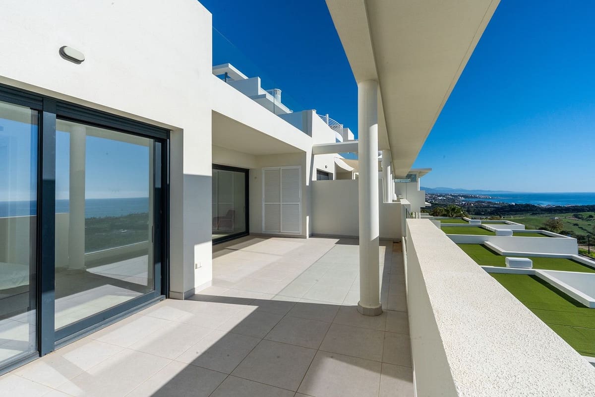 3 bedroom Penthouse for sale in Casares with pool - € 950,000 (Ref: 8122943)