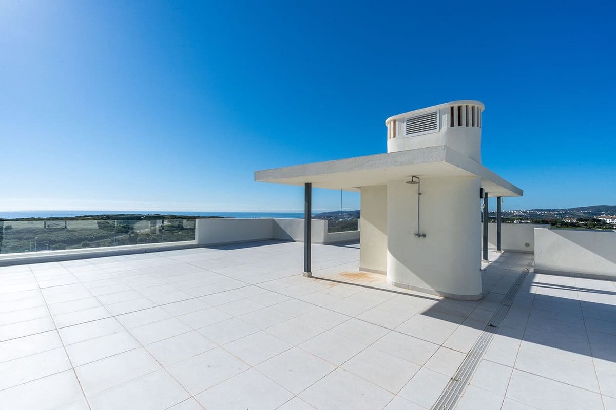 3 bedroom Penthouse for sale in Casares with pool - € 950,000 (Ref: 8122943)