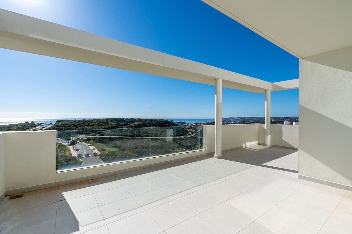3 bedroom Penthouse for sale in Casares with pool - € 950,000 (Ref: 8122943)