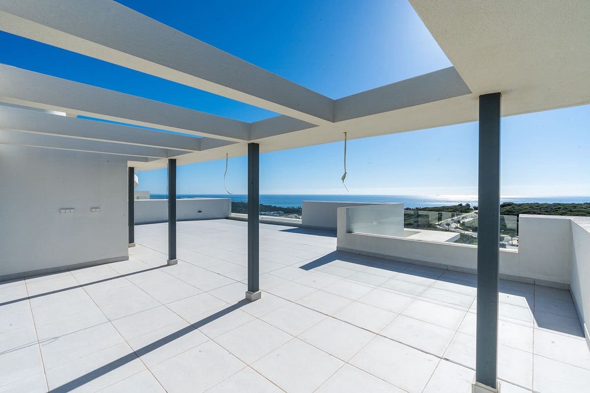 3 bedroom Penthouse for sale in Casares with pool - € 950,000 (Ref: 8122943)
