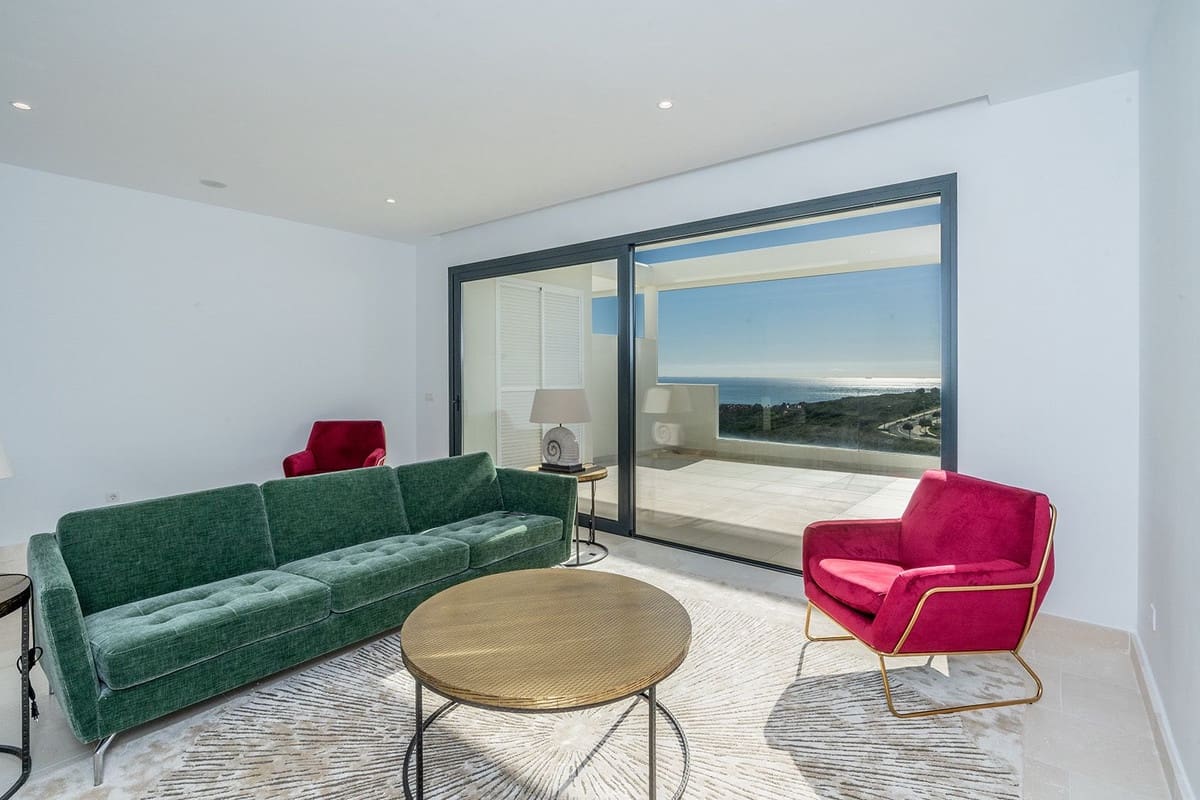 3 bedroom Penthouse for sale in Casares with pool - € 950,000 (Ref: 8122943)