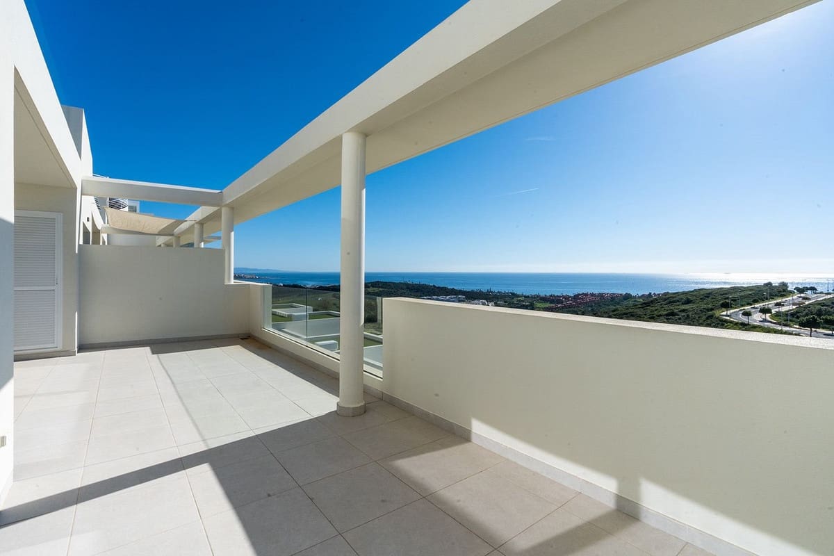 3 bedroom Penthouse for sale in Casares with pool - € 950,000 (Ref: 8122943)