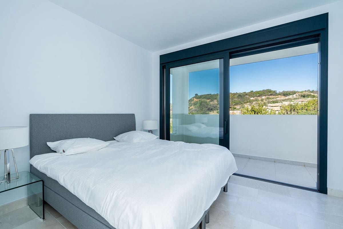 3 bedroom Penthouse for sale in Casares with pool - € 950,000 (Ref: 8122943)