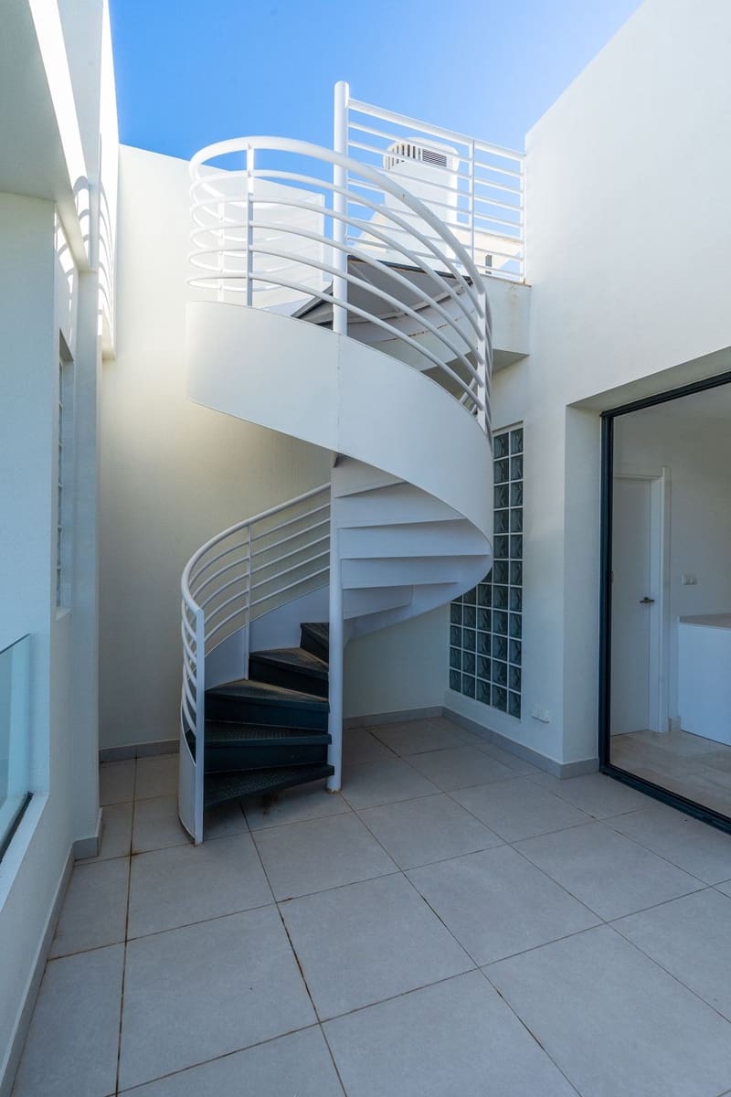 3 bedroom Penthouse for sale in Casares with pool - € 950,000 (Ref: 8122943)