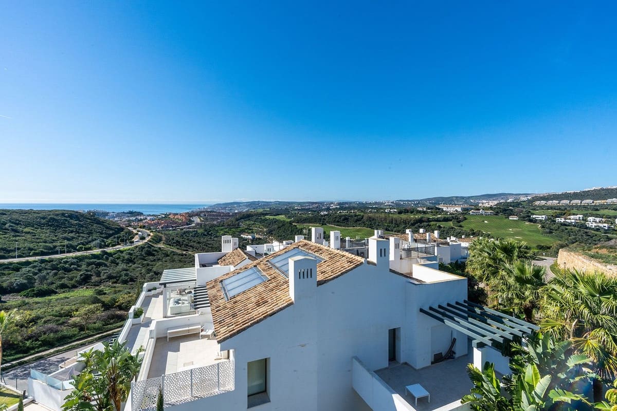3 bedroom Penthouse for sale in Casares with pool - € 950,000 (Ref: 8122943)