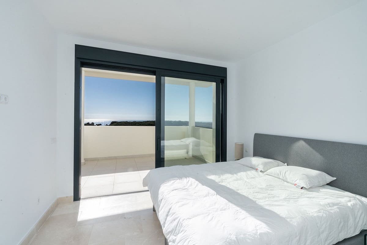 3 bedroom Penthouse for sale in Casares with pool - € 950,000 (Ref: 8122943)