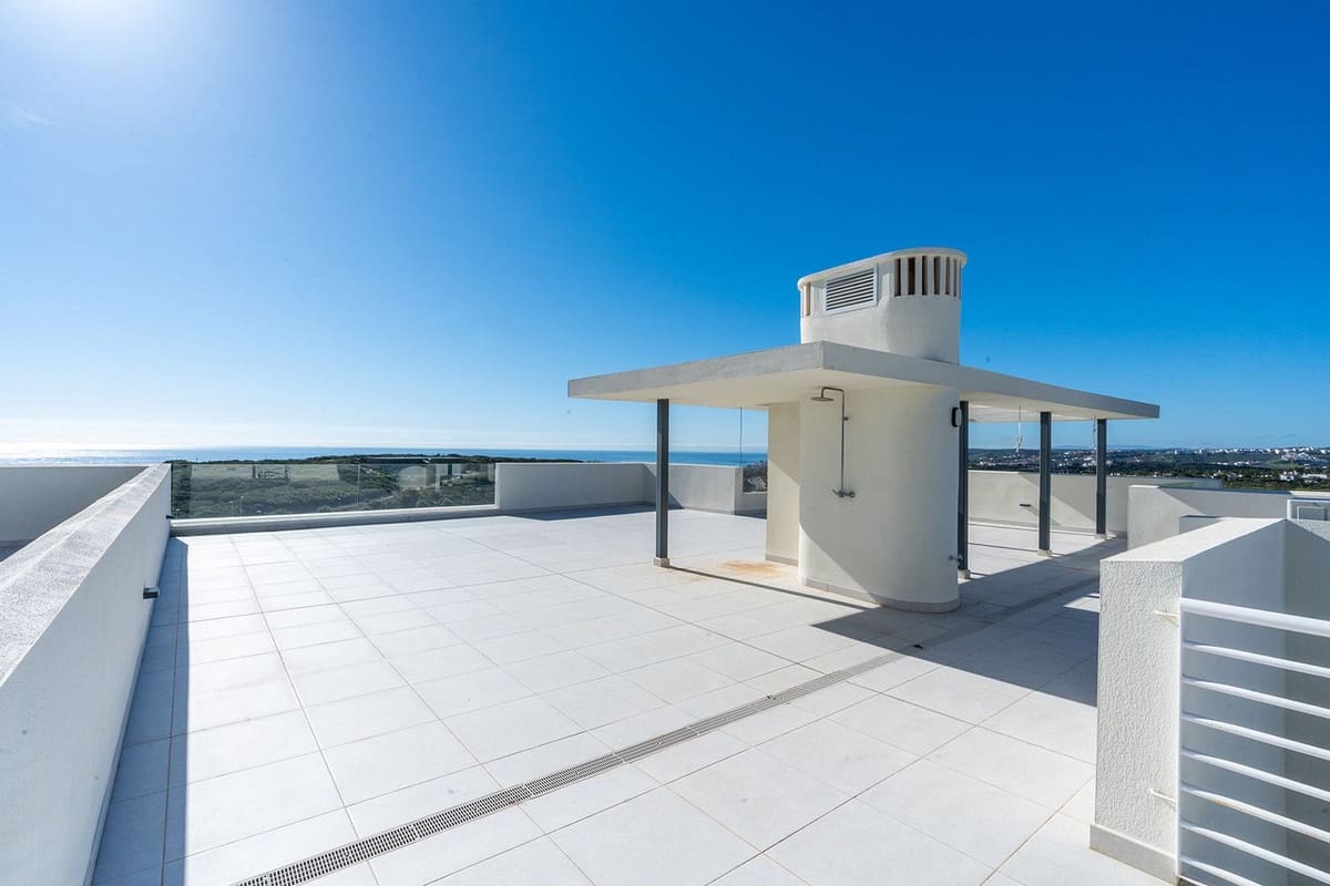 3 bedroom Penthouse for sale in Casares with pool - € 950,000 (Ref: 8122943)